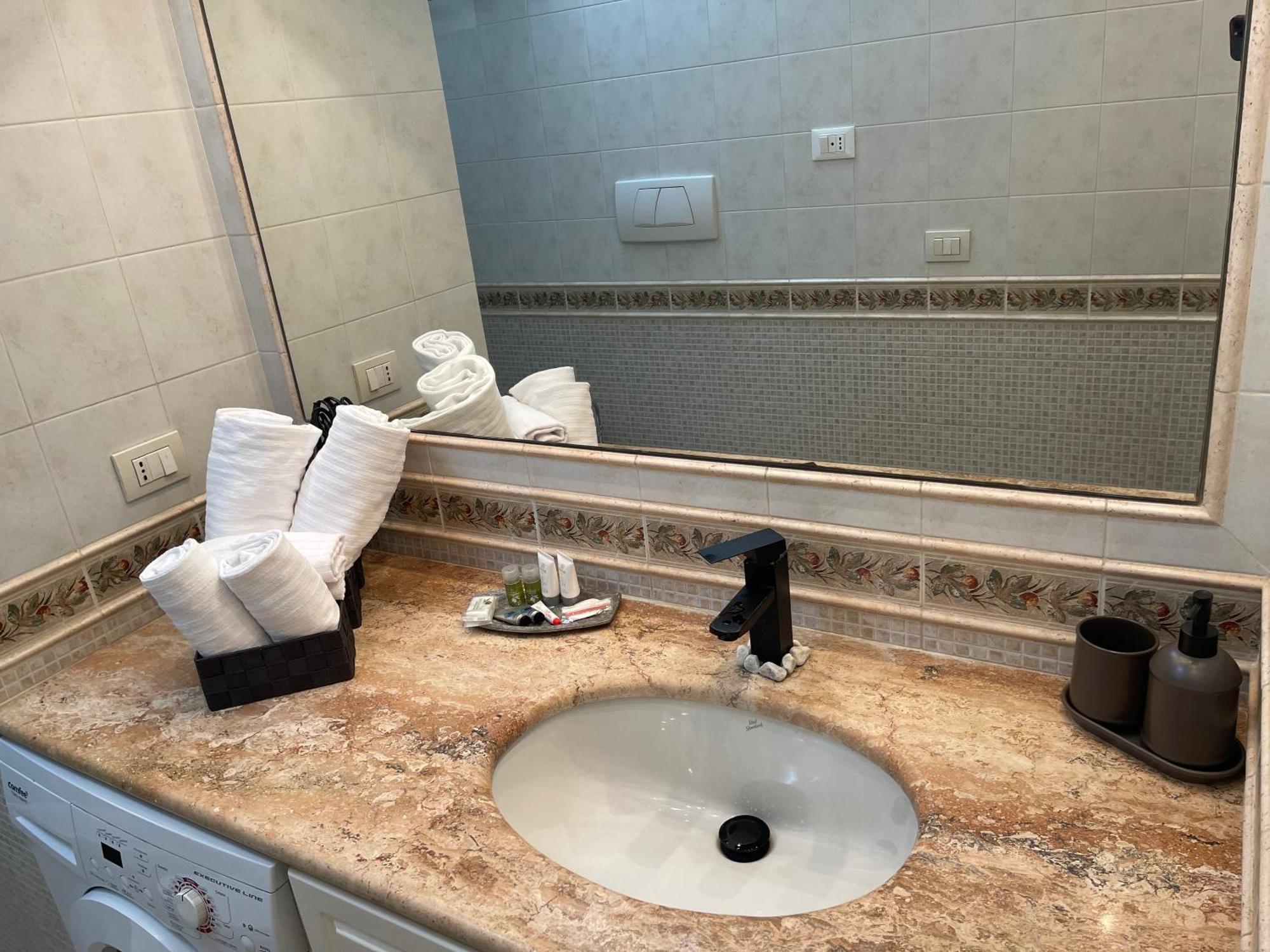 Edi'S House Apartment Рим Екстериор снимка